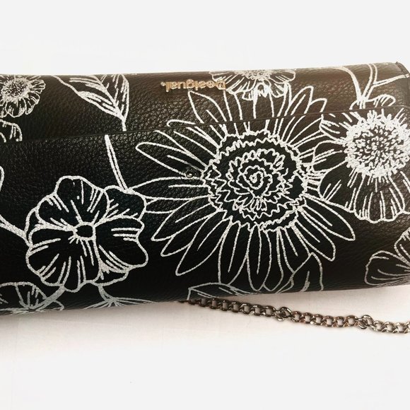 Desigual Black & Red Floral Leather Purse / Wallet – Modern Spanish Design - Picture 2 of 8